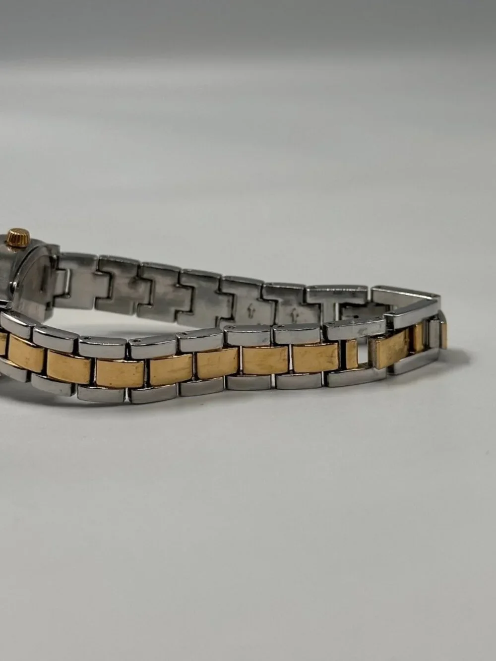 3/$30 Relic Watch Women Silver Gold Two Tone Mother of Pearl Dial New Battery 7